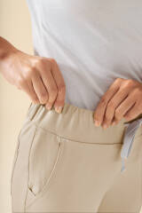 KAERE Pantalon Femme - ourlets côtelés et sans poches cargo sable