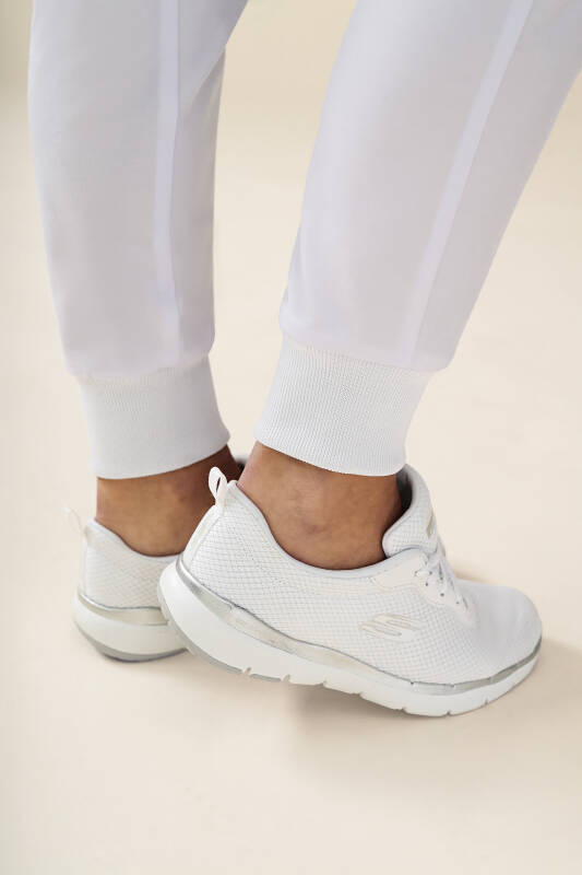 KAERE Hose Damen - Saumbündchen mit Beintaschen weiß